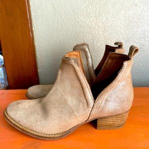 Suede with gold sheen ankle booty.